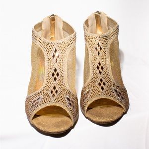 Gold Enclosed Formal 2” Heels